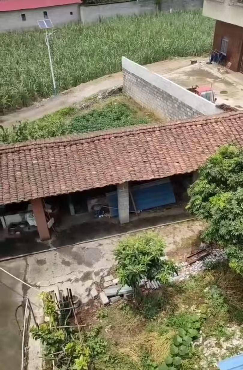 “男子改装射钉枪射杀邻居夫妇案”二审将于17日第二次开庭<strong></p>
<p>中航证券昆明营业部</strong>，被告人一审被判死缓