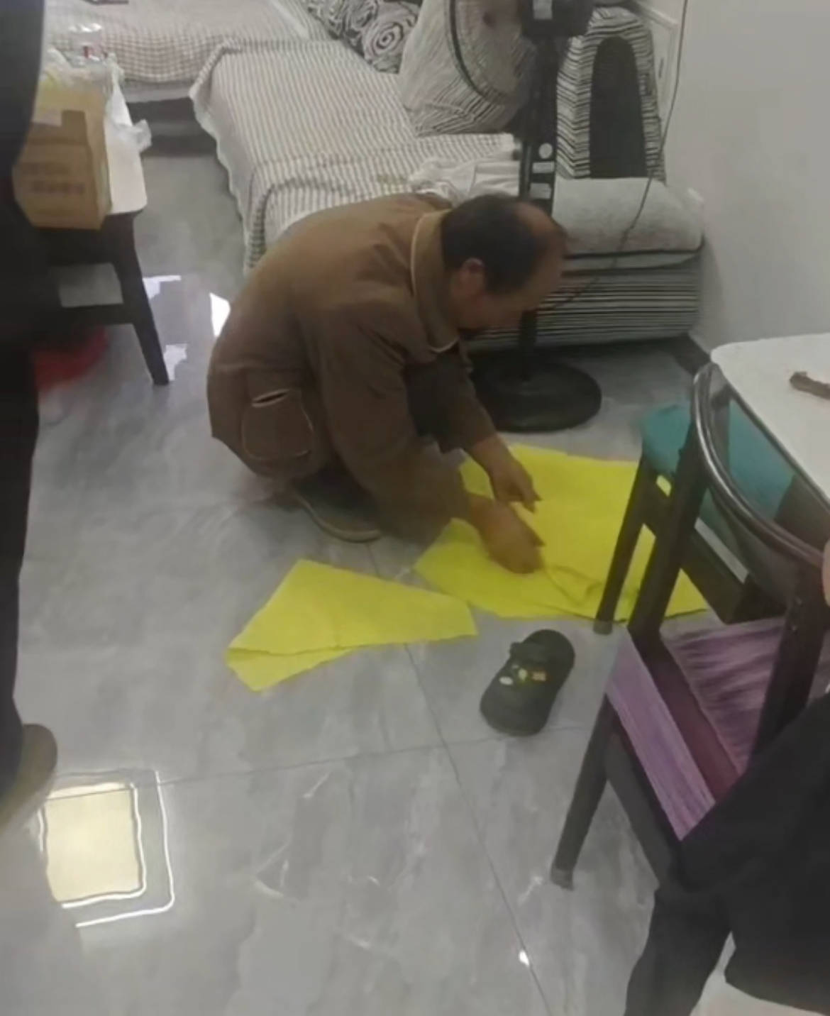 疑因离婚多年的前妻订婚<strong></p>
<p>德传附子证券投资基金</strong>，临沂一男子上门将其杀害，死者家属：检方已提起公诉