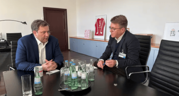 德国铁路公司订购中国电动公交车<strong></p>
<p>证券从业资格考试介绍</strong>，德财长：让我十分恼火