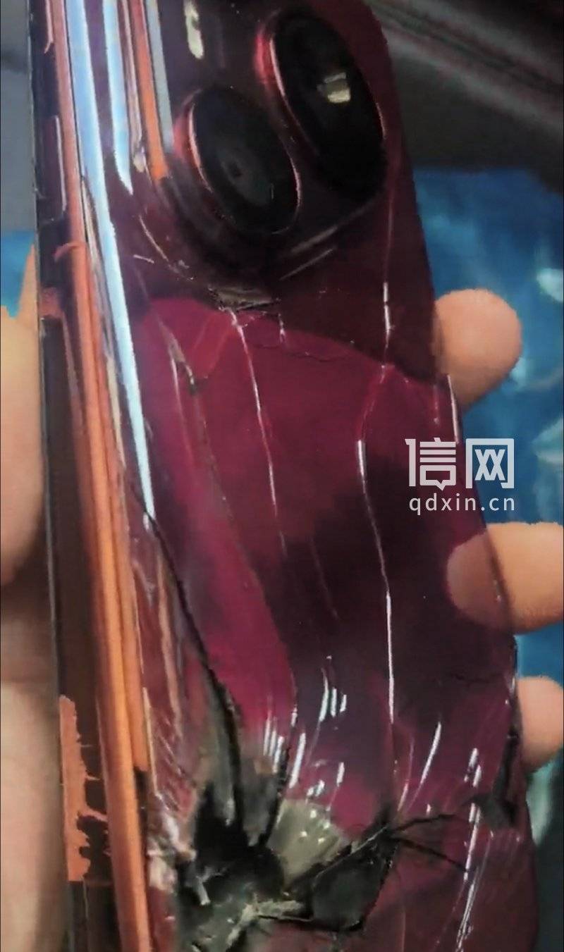 华为新手机充电时电池爆了 售后凭照片认定“外力所致”拒保 消费者：难道我买的是摔炮<strong></p>
<p>证券从业资格考试介绍</strong>？