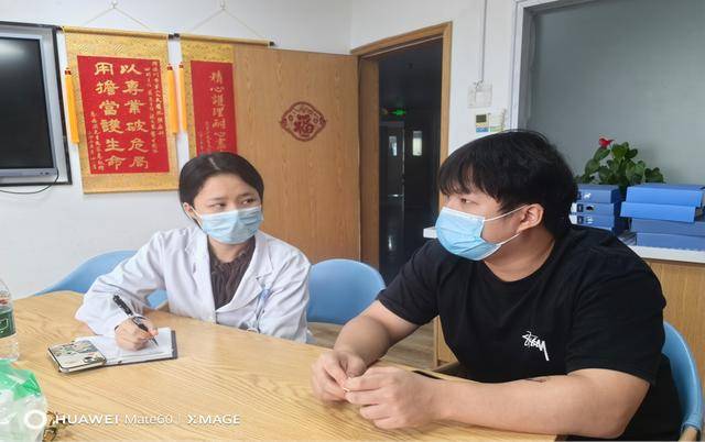 “工作可以再找<strong></p>
<p>金融界和证券之星</strong>，妈妈只有一个”，深圳大学毕业生为照顾患癌母亲，甘当“全职儿子”