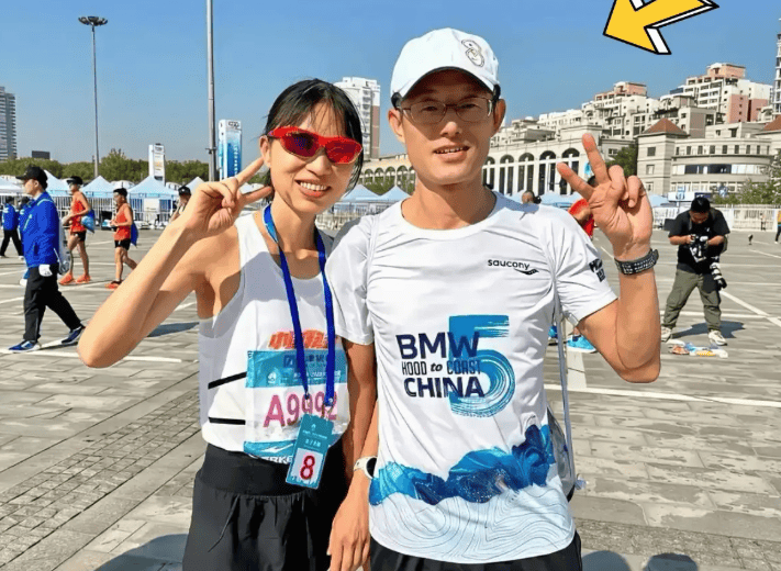 张水华辞职后携老公直播秀恩爱<strong></p>
<p>金融界和证券之星</strong>，称白岩松是自己恩人