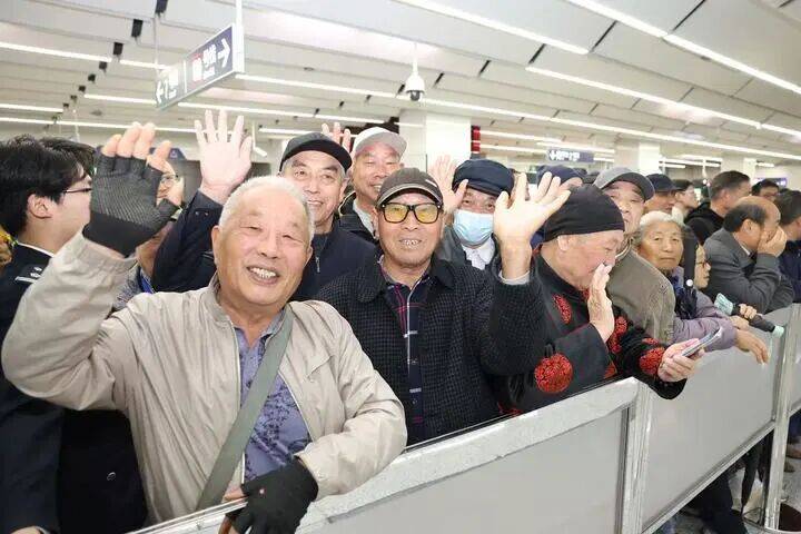 南京首条跨省地铁开通！乘客说：“我坐地铁不去哪里<strong></p>
<p>盈透证券开户资金要求</strong>，就是高兴！”