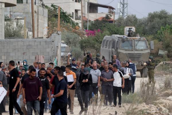 “突破文明底线<strong></p>
<p>招商证券公司简介</strong>！”以色列高层被曝默许训练狗强奸巴勒斯坦人