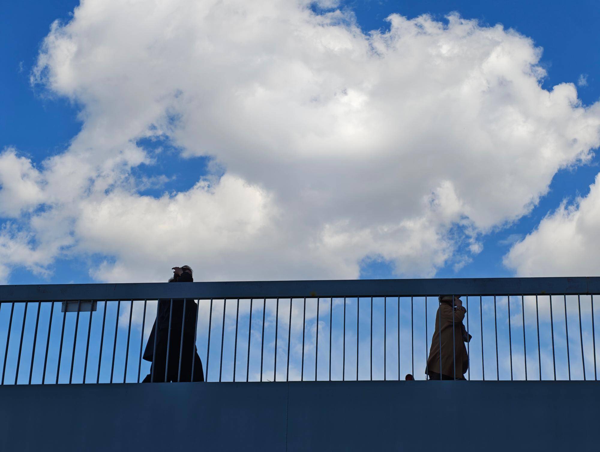 出现“雨幡”奇景<strong></p>
<p>招商证券公司简介</strong>，北京今天的云像“天空之城”